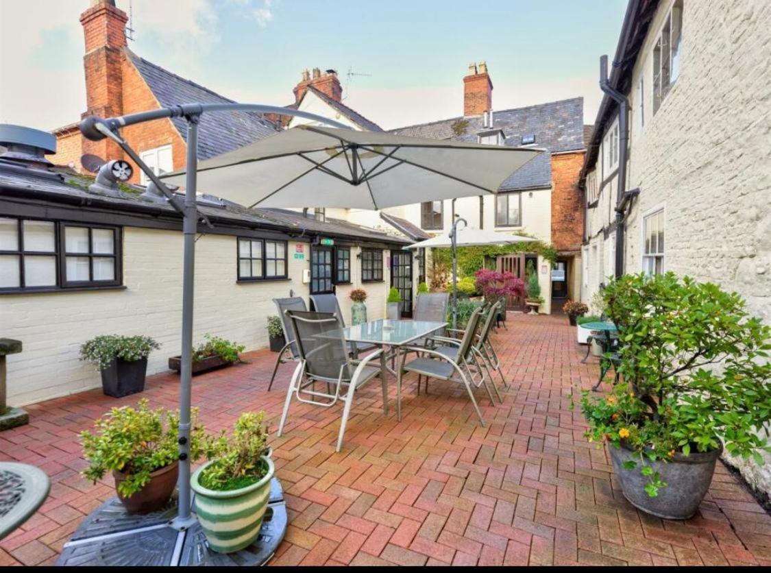 Sebastians Hotell Oswestry Eksteriør bilde
