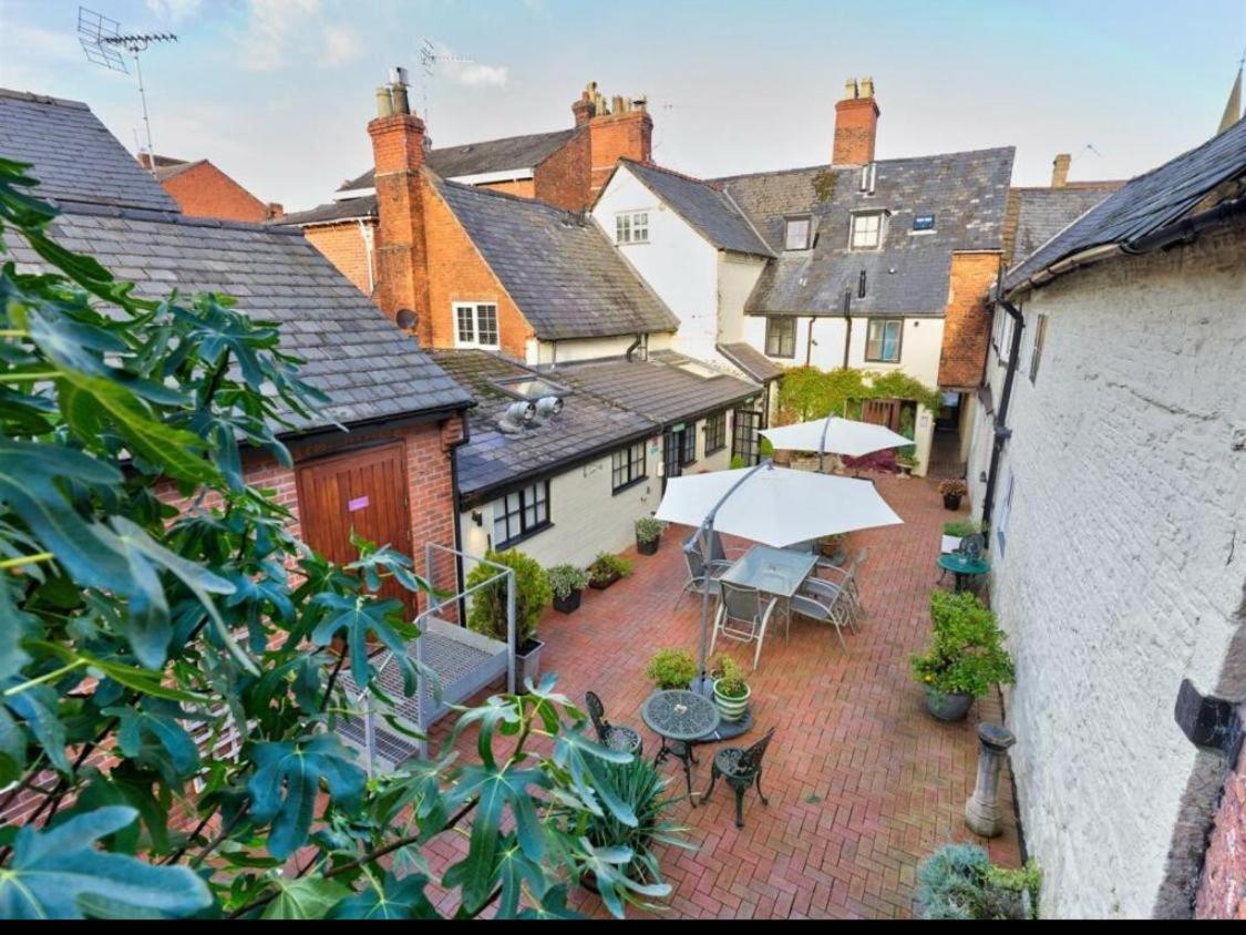 Sebastians Hotell Oswestry Eksteriør bilde